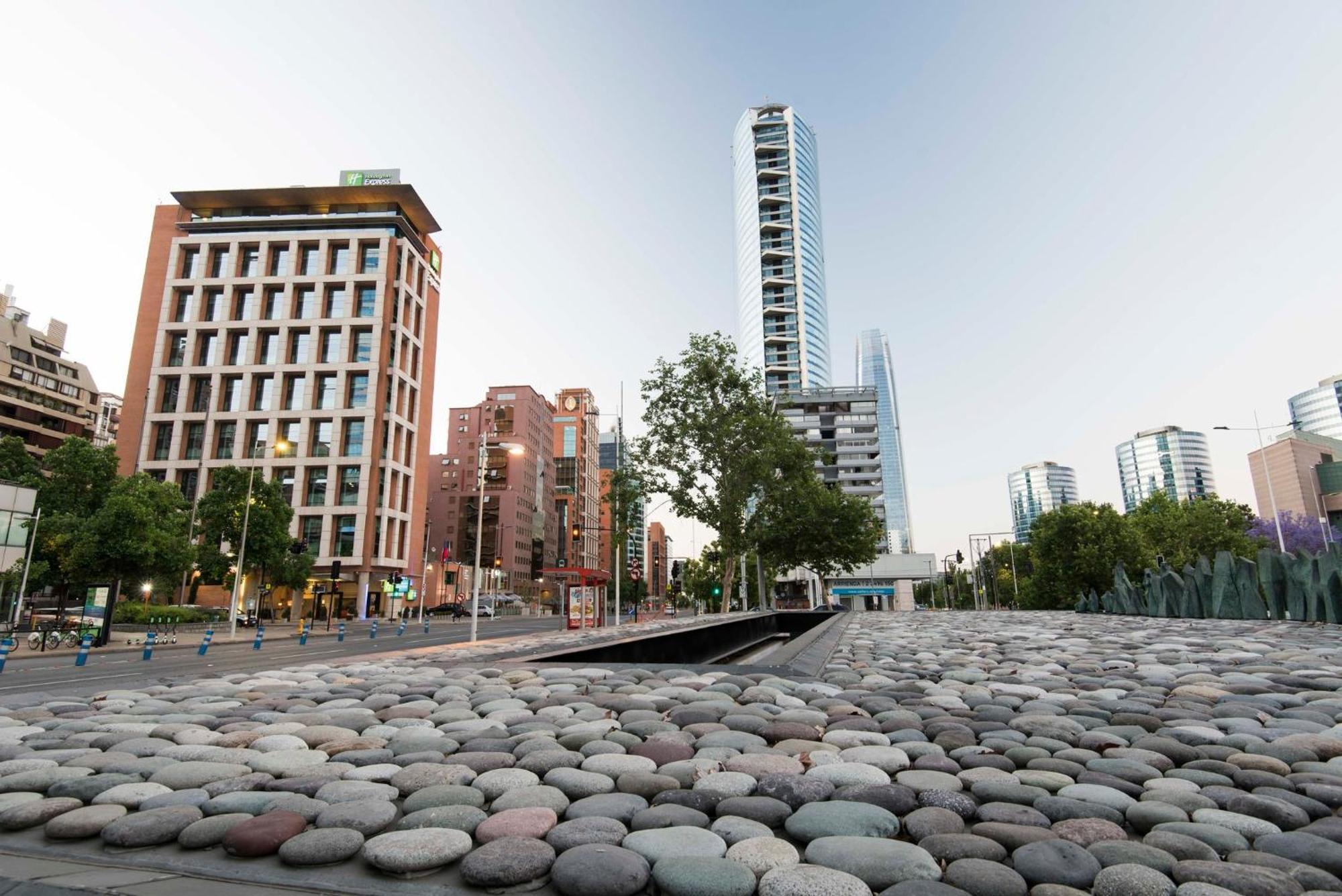 Holiday Inn Express Santiago Las Condes, An Ihg Hotel Exterior photo