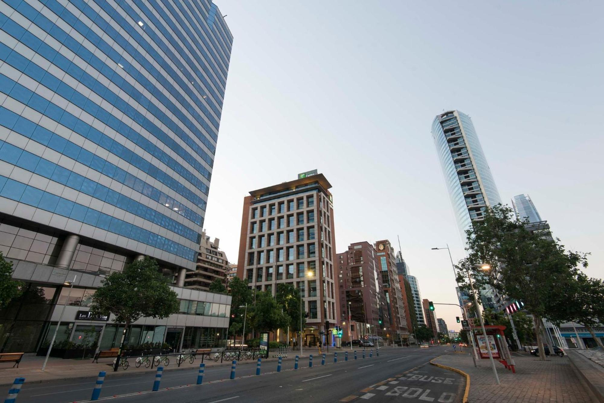 Holiday Inn Express Santiago Las Condes, An Ihg Hotel Exterior photo